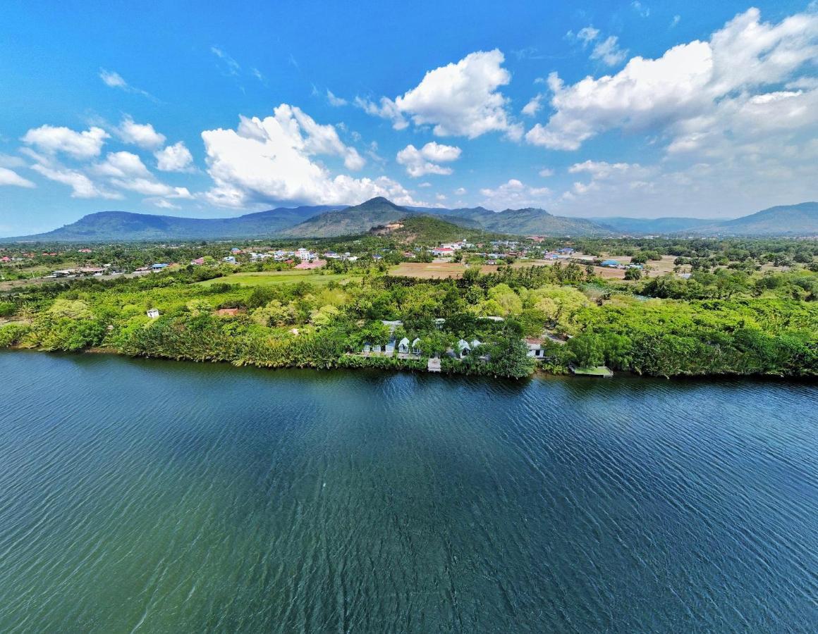 Kampot Riverfront Boutique Exterior foto